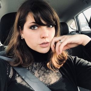 Meet your Posher, Adriana